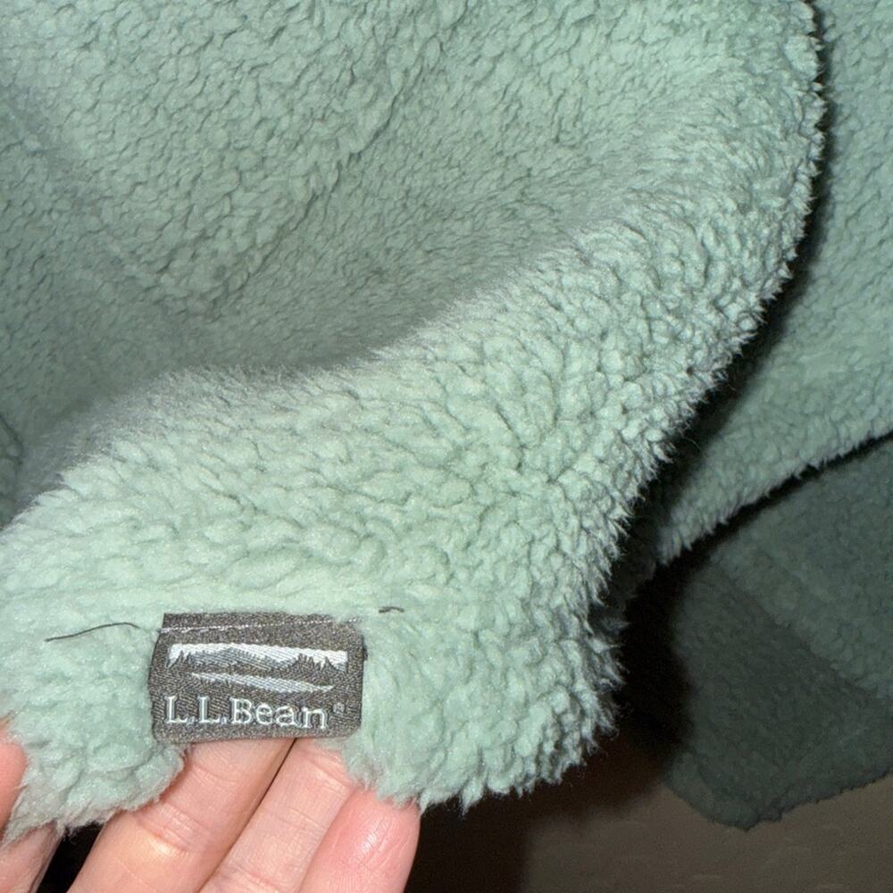 LL Bean Cozy Sherpa Wearable Throw in silver Sage green color - Picture 3 of 5